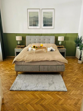Apartment 5 min Schönbrunn Gloriette, Direct to City Center, Free Parking